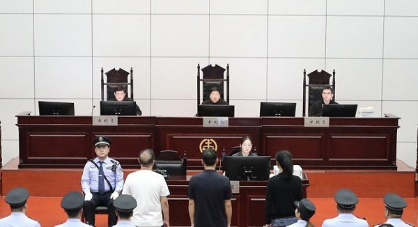 三堂会审 | 违规任用干部违纪行为与受贿相关问题分析