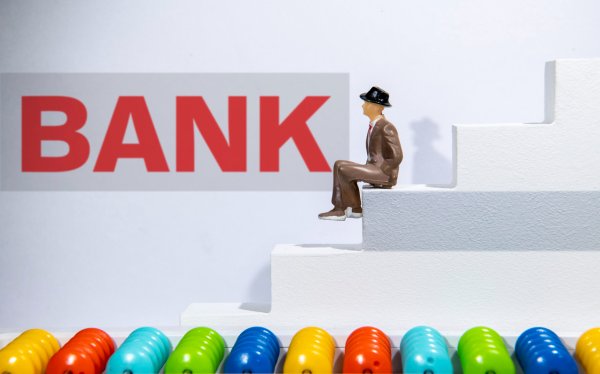 从“零发行”到疯抢！银行“二永债”4月已发2300亿，票面利率低至1.97%，供给高峰来了？