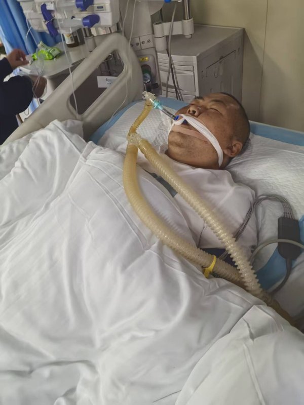 湖南知名公益人身患脑梗死病危，妻子哽咽：即使风险大也不愿放弃希望