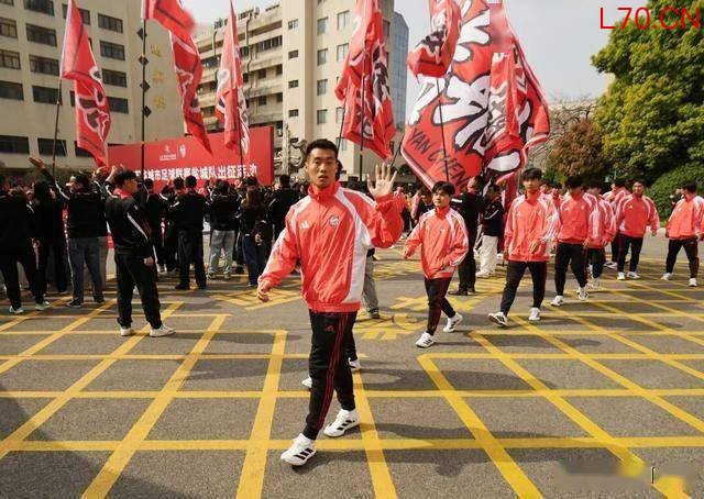 苏超盐城队举行出征仪式 铁军风骨逐梦绿茵