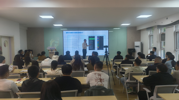 青岛西海岸新区辛安街道开展“政务公开零距离，新业态就业有底气”政府开放日活动