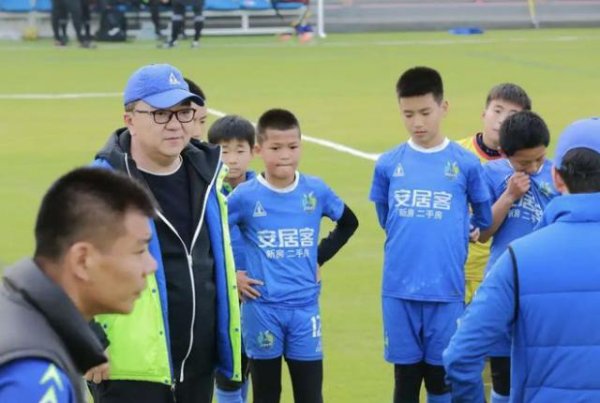 知名青训博主:足协能不能把2012年龄段给董路搞一搞 万一成功了呢