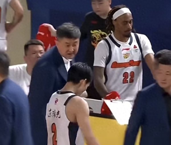 不是张皓嘉! 不是杜润旺! 杜锋训斥2人10中0, 奎因失误徐杰挨批