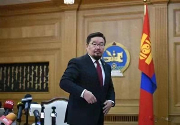 蒙古总理9个月两度被赶下台: 一条铁路一座铜矿, 成了政坛催命符