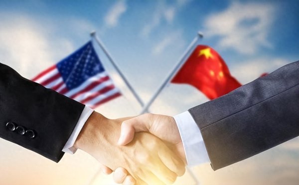 绝不可让中国赢! 打伊朗打太烂, 美高官急了: 美国越来越不懂中国